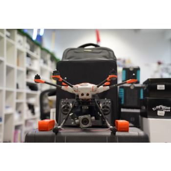 Dron Yunnec H520 + kamera E30Zoom x30 + 7 baterii + ładowarki + śmigła + plecak - Komis