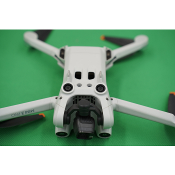 DJI Mini 3 Pro + zestaw Fly More Kit - Komis