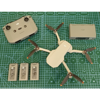 Dron DJI MINI 2 Fly More Combo - Komis