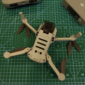 Dron DJI MINI 2 Fly More Combo - Komis